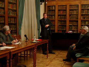 О проделанной работе отчитывается составитель второго и четвертого документальных томов "Системной истории..." доцент МГИМО МИД РФ Артем Мальгин