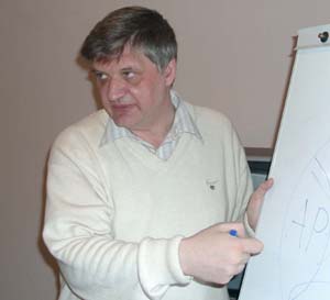 Лекцию читает заместитель директора Института экономических стратегий
при отделении общественных наук РАН А.И. Неклесса