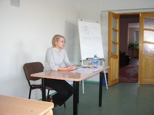 Презентацию о будущем интеграции на пространстве СНГ делает слушательница из Воронежа, к.полит.н. Н.В. Селютина