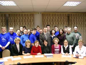 Участники и организаторы Зимнего института международных отношений - 2004