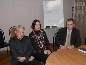 Главный научный сотрудник ИСКРАН Э.Я. Баталов, заведующая отделом внешнеполитических
исследований ИСКРАН Т.А. Шаклеина и директор Форума А.Д. Богатуров